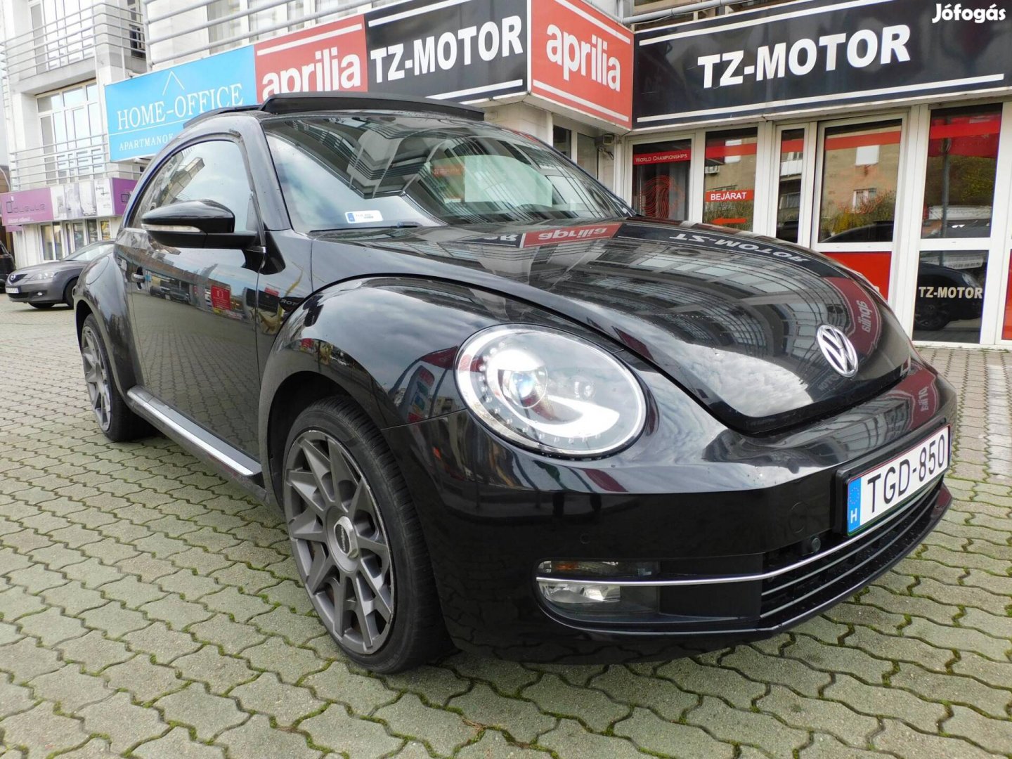Volkswagen Beetle 2.0 TSI DSG Sport Szervizköny...