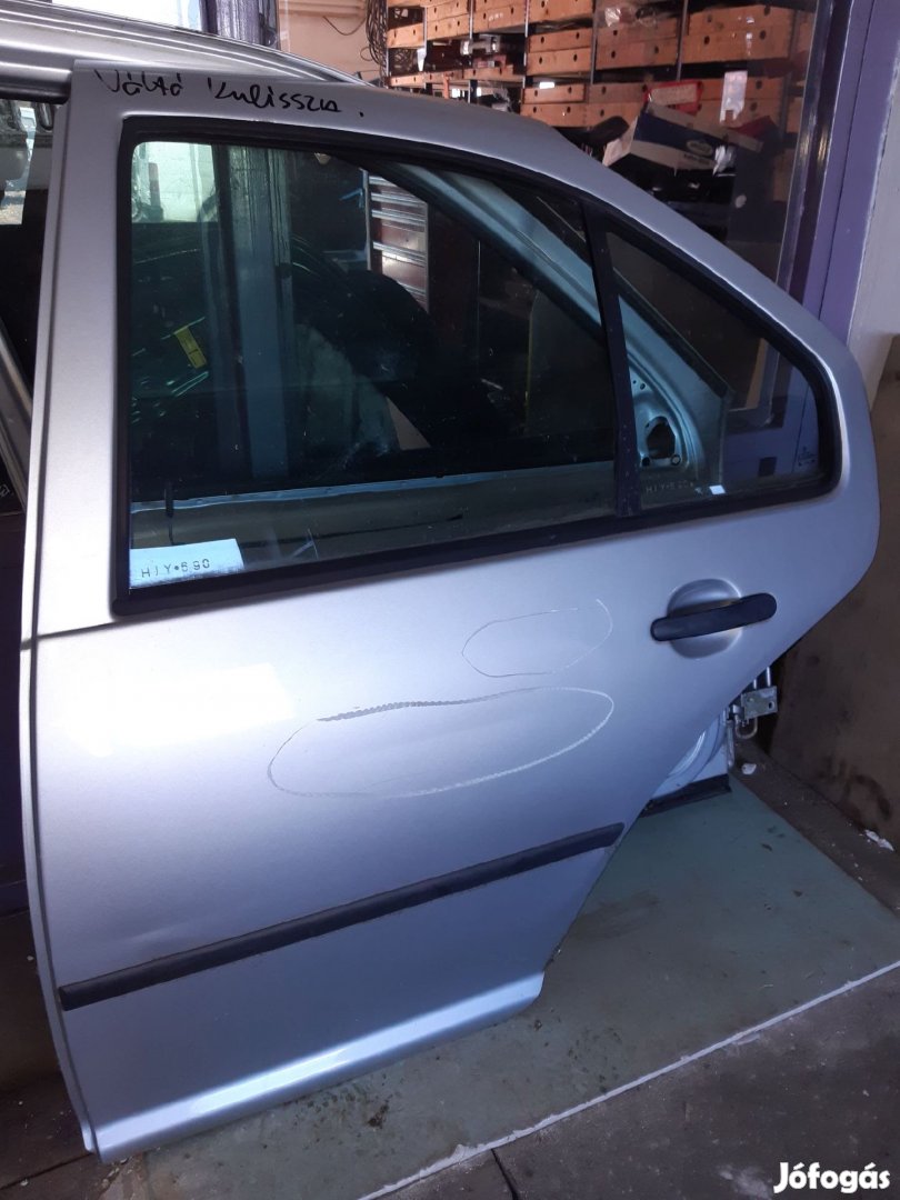 Volkswagen Bora 98-05 Bal Hátsó Ajtó