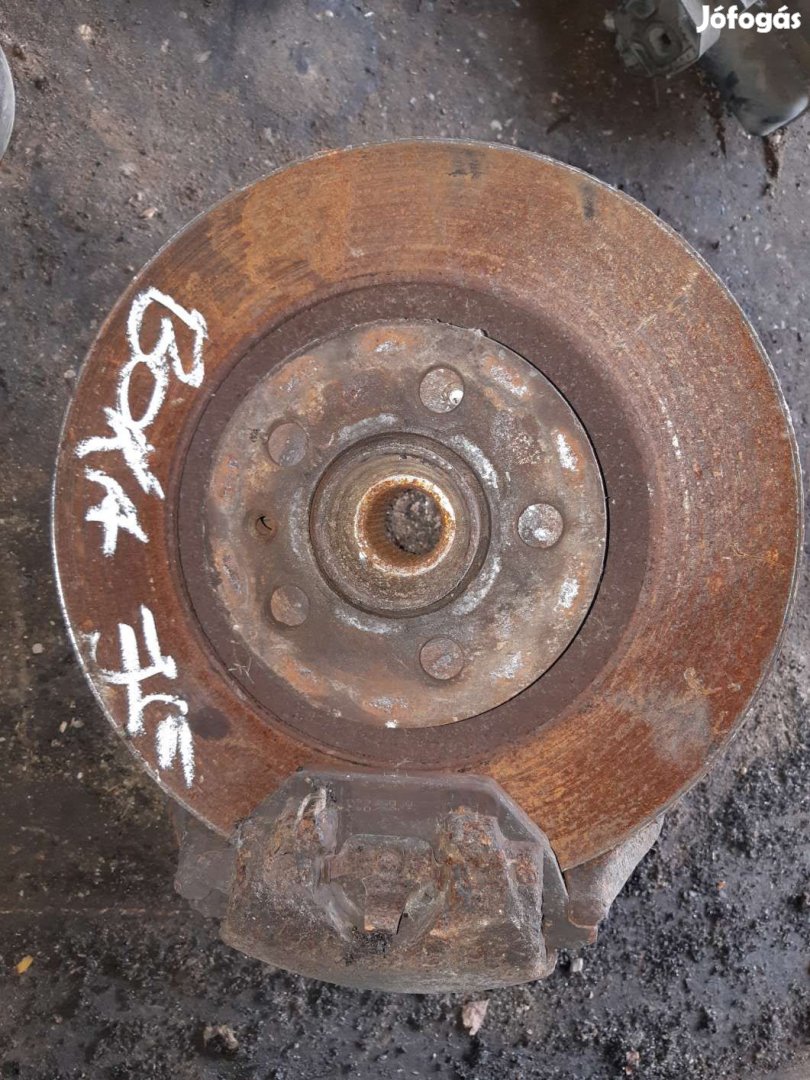 Volkswagen Bora 98-05 Jobb Első Csonkállvány Kerékaggyal