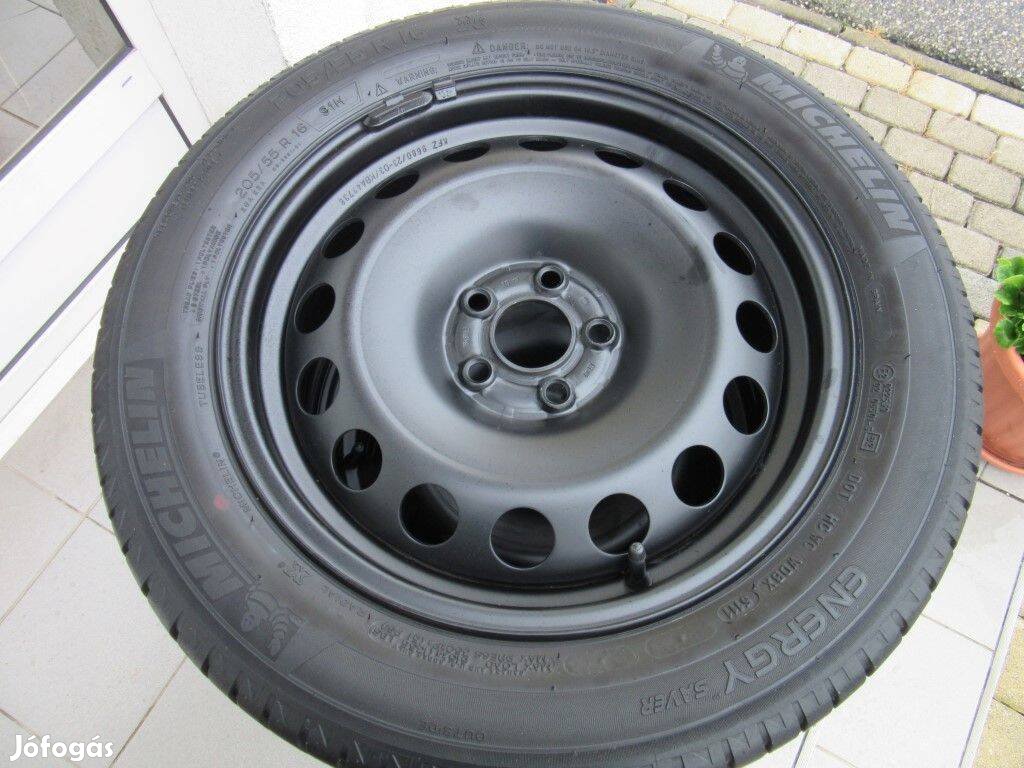 Volkswagen Bora acélfelni Michelin nyárigumival eladó