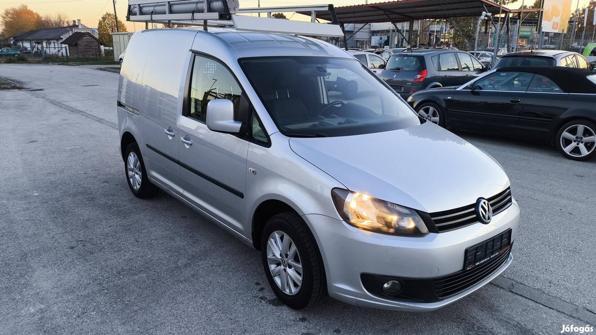 Volkswagen Caddy 1.6 CR TDI ++ Navi ++T.RADAR +...