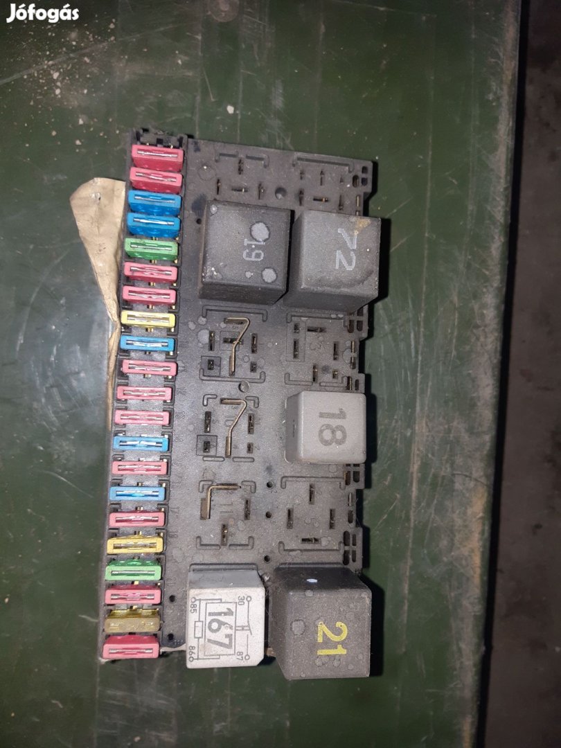 Volkswagen Caddy 95-02 Biztosítéktábla Relé Tábla