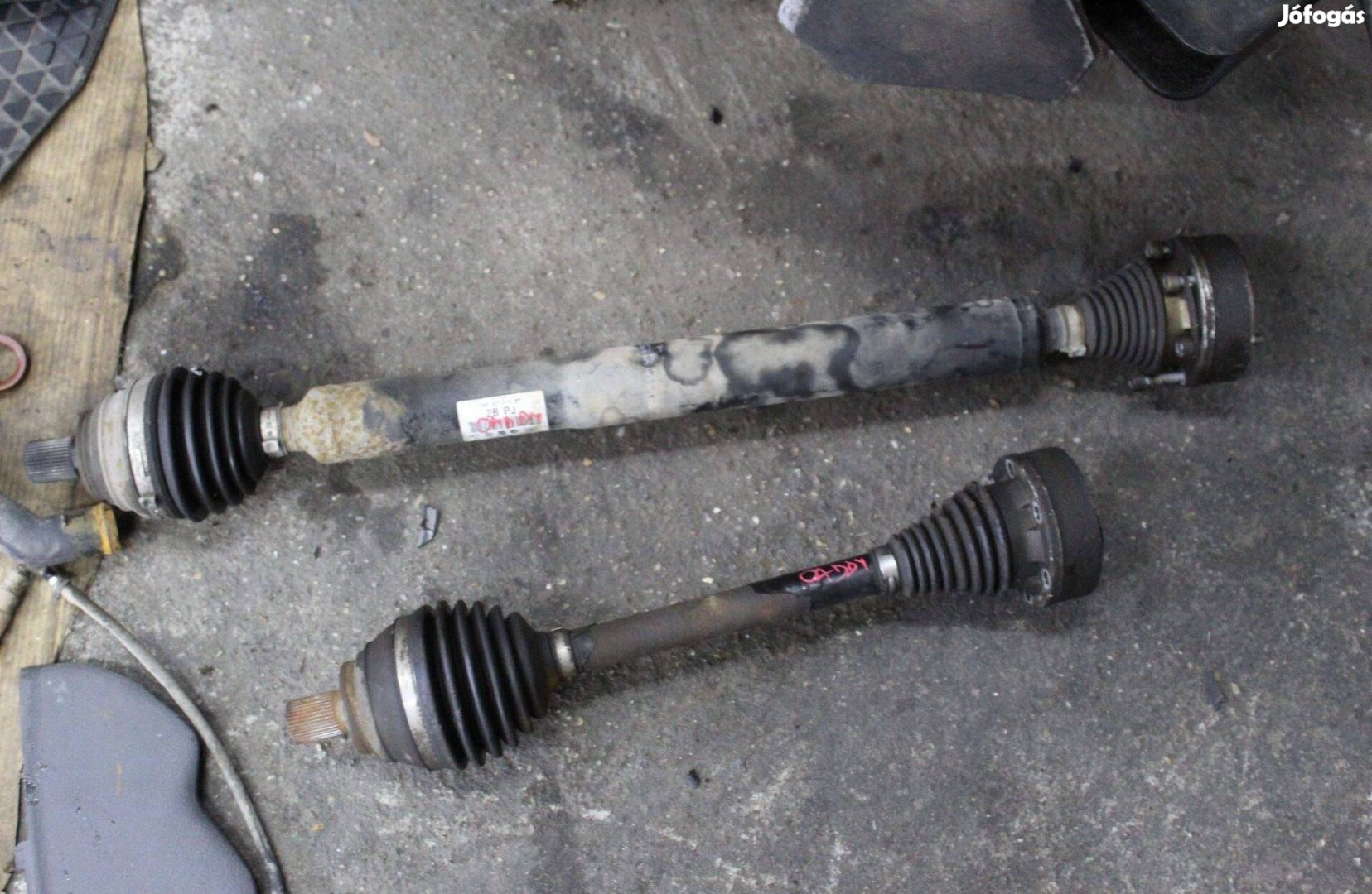 Volkswagen Caddy III Typ 2K Féltengely jobb 1k0417272