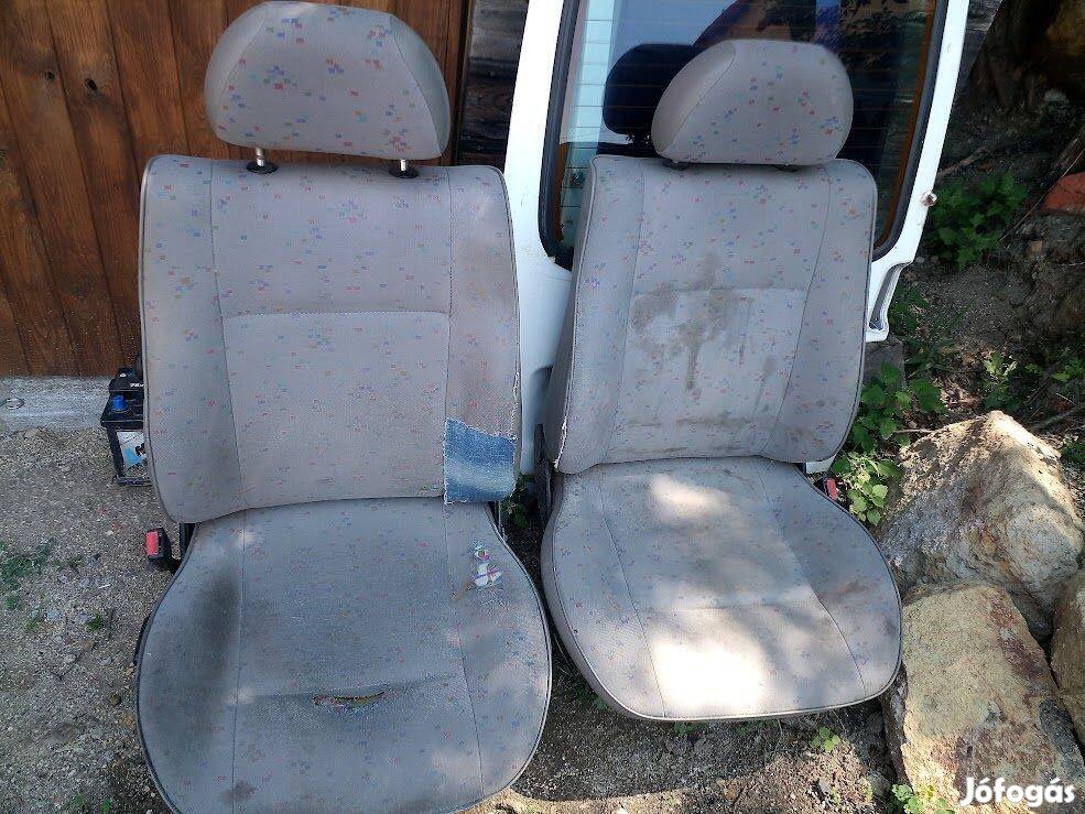 Volkswagen Caddy MK2 ülés bal és jobb