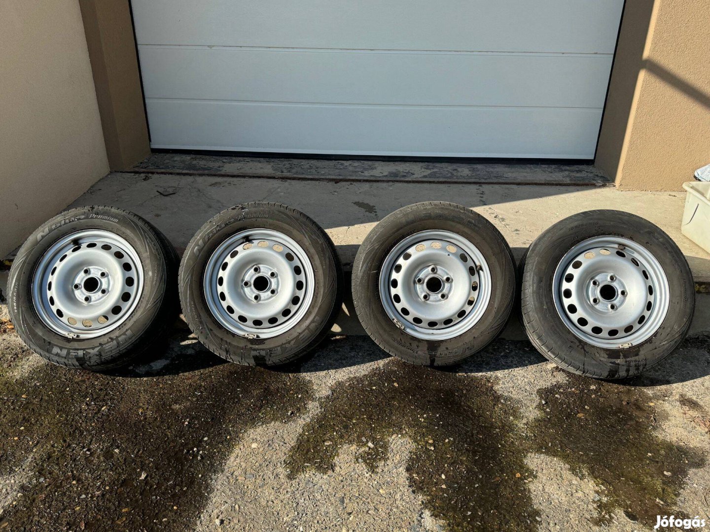 Volkswagen Caddy acélfelni nyári gumikkal 195/65 R15