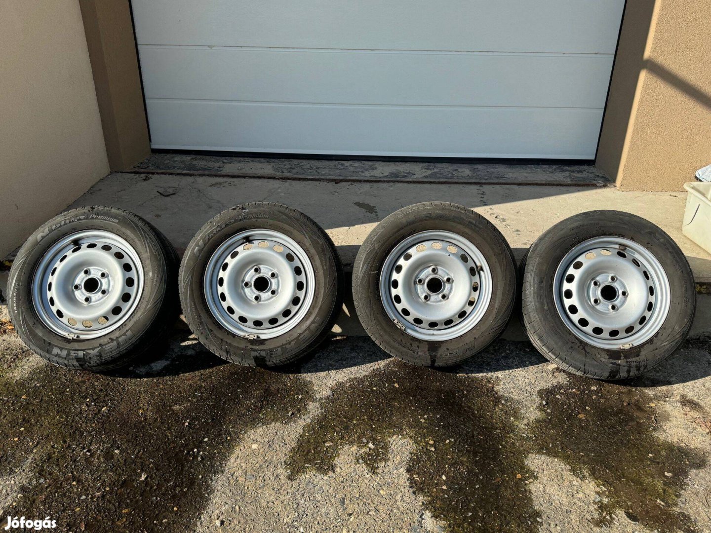 Volkswagen Caddy acélfelni nyári gumikkal 195/65 R15