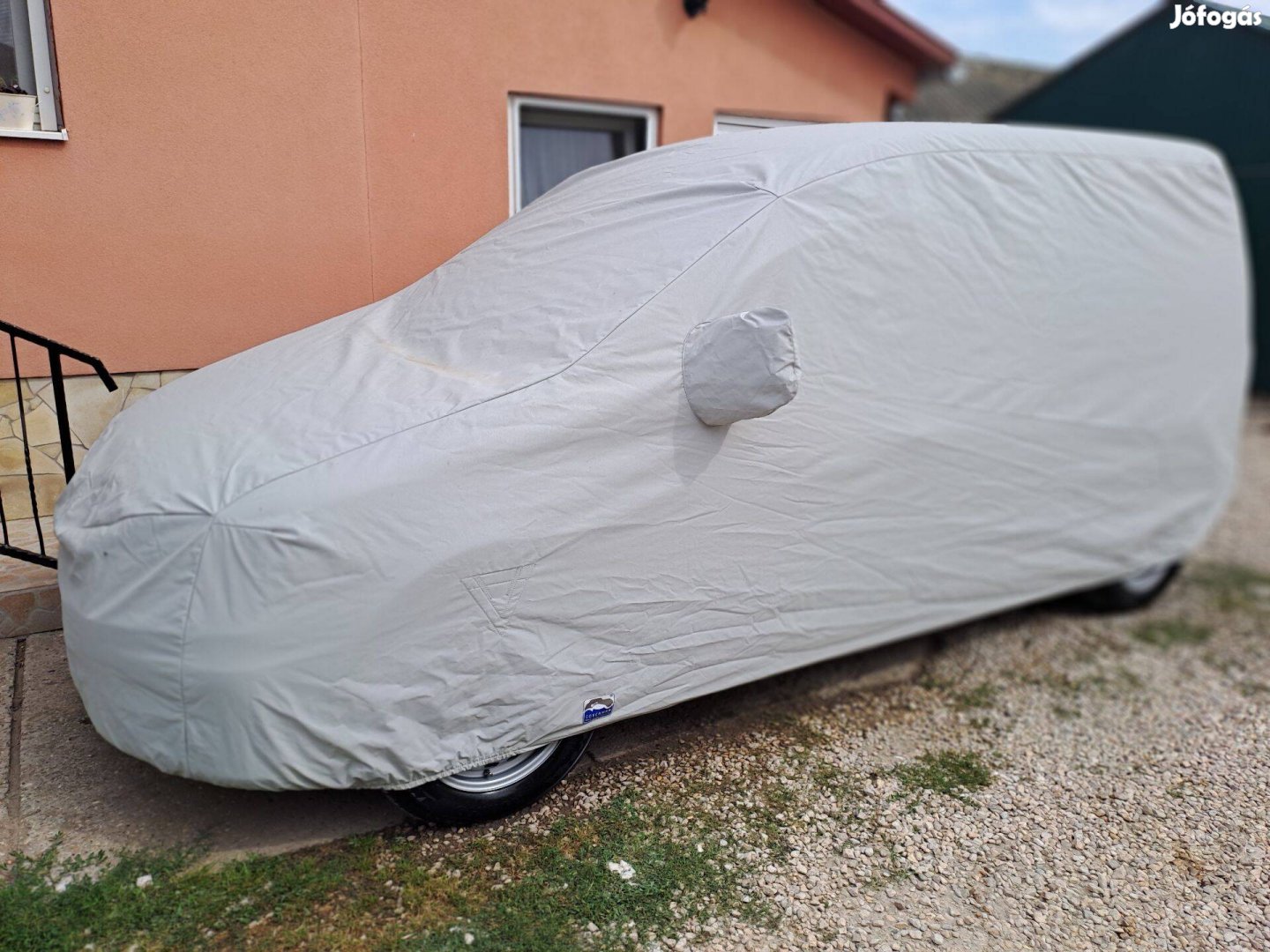 Volkswagen Caddy méretre varrt vízhatlan ponyva (Coverman)