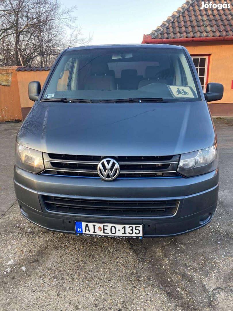 Volkswagen Caravelle 2.5 TDI gyári. 8 személyes...