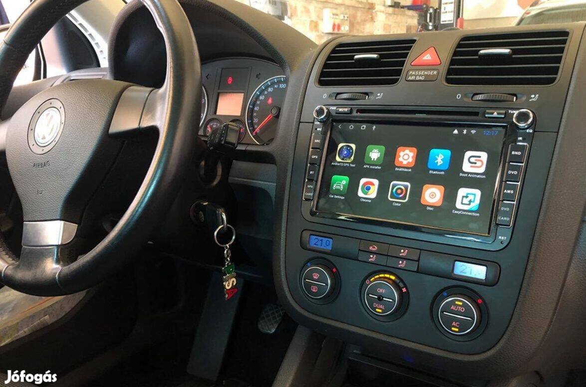 Volkswagen Carplay Android Multimédia GPS Rádió Tolatókamerával!