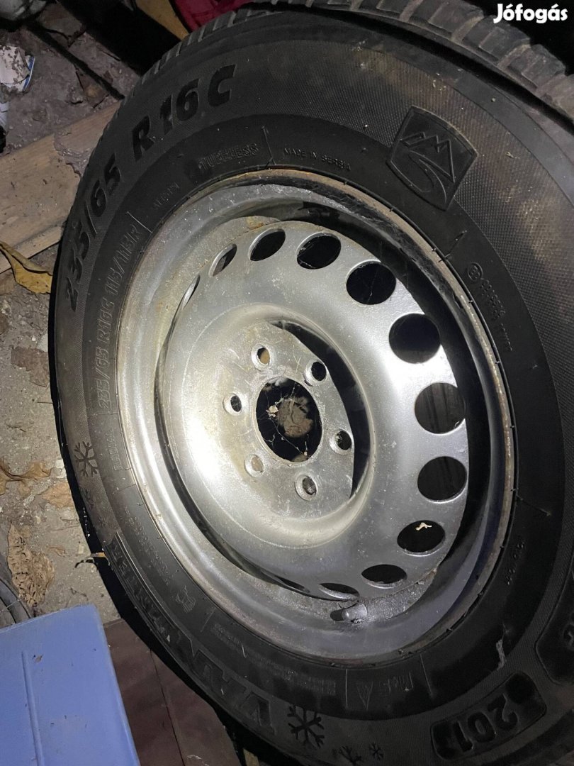 Volkswagen Crafter téli gumi garnitúra eladó.6x130 Szett ÁR!