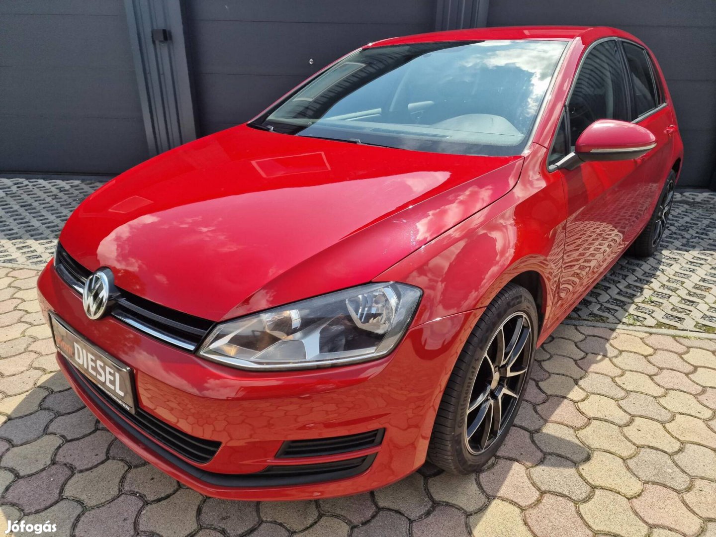 Volkswagen Golf 1.6 TDi Trendline Szép Tűzpiros...