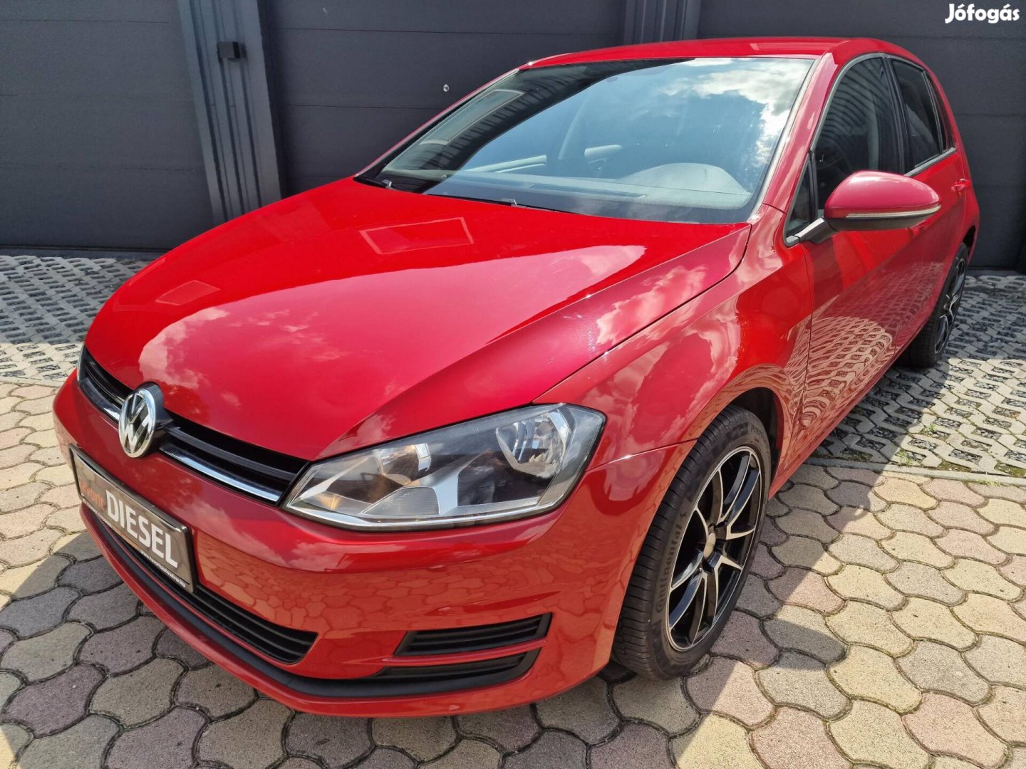 Volkswagen Golf 1.6 TDi Trendline Szép Tűzpiros...