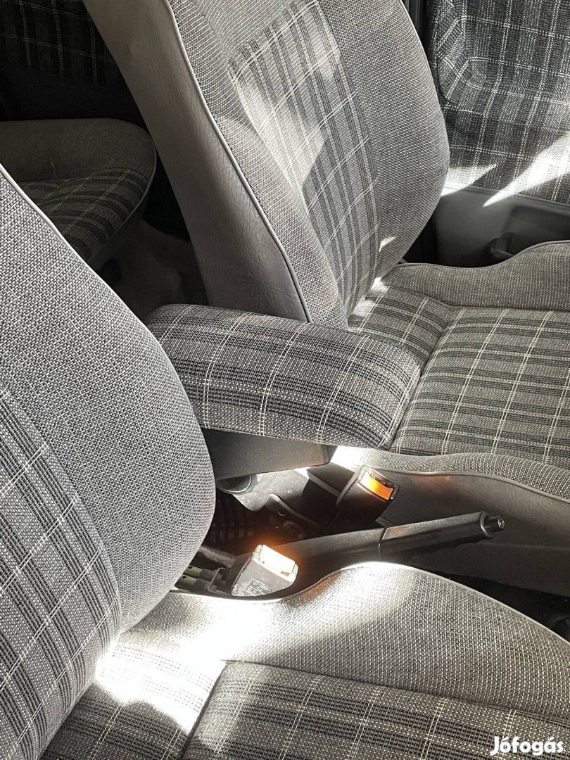 Volkswagen Golf 2/Jetta 2 Kamei középső könyöklő