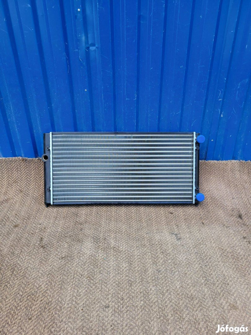 Volkswagen Golf 3 III Vento új vízhűtő AKS Dasis 041260N sérülésmentes