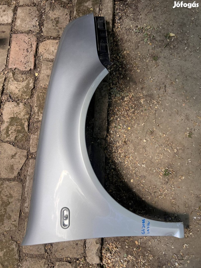 Volkswagen Golf 4 jobb sárvédő (LA7W)
