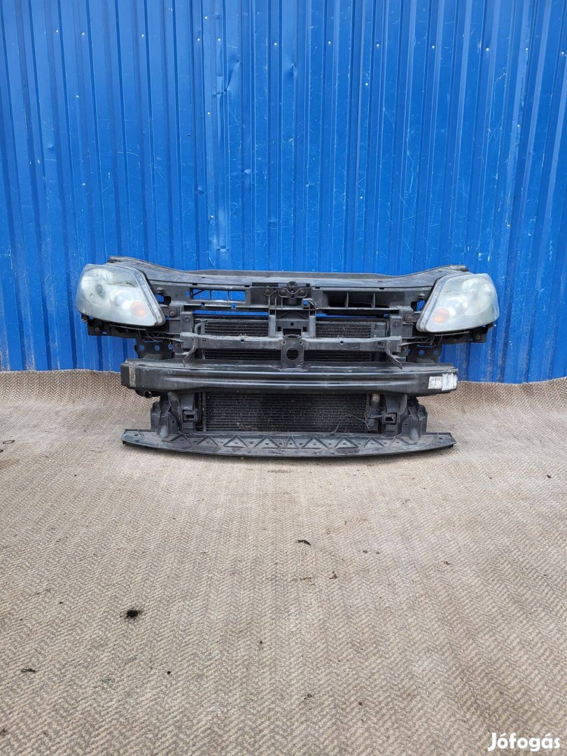 Volkswagen Golf 5 + Plus 5M0805594 1.6 benzin homlokfal hűtő fényszóró