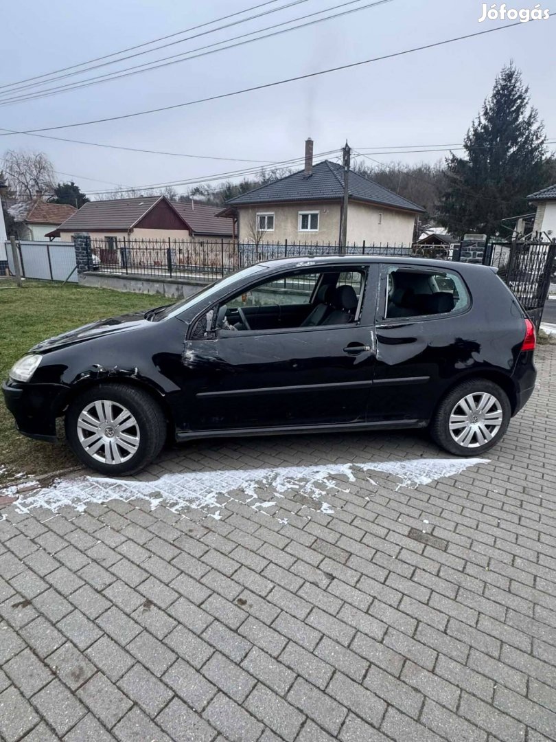 Volkswagen Golf 5 alkatrésznek,javításra