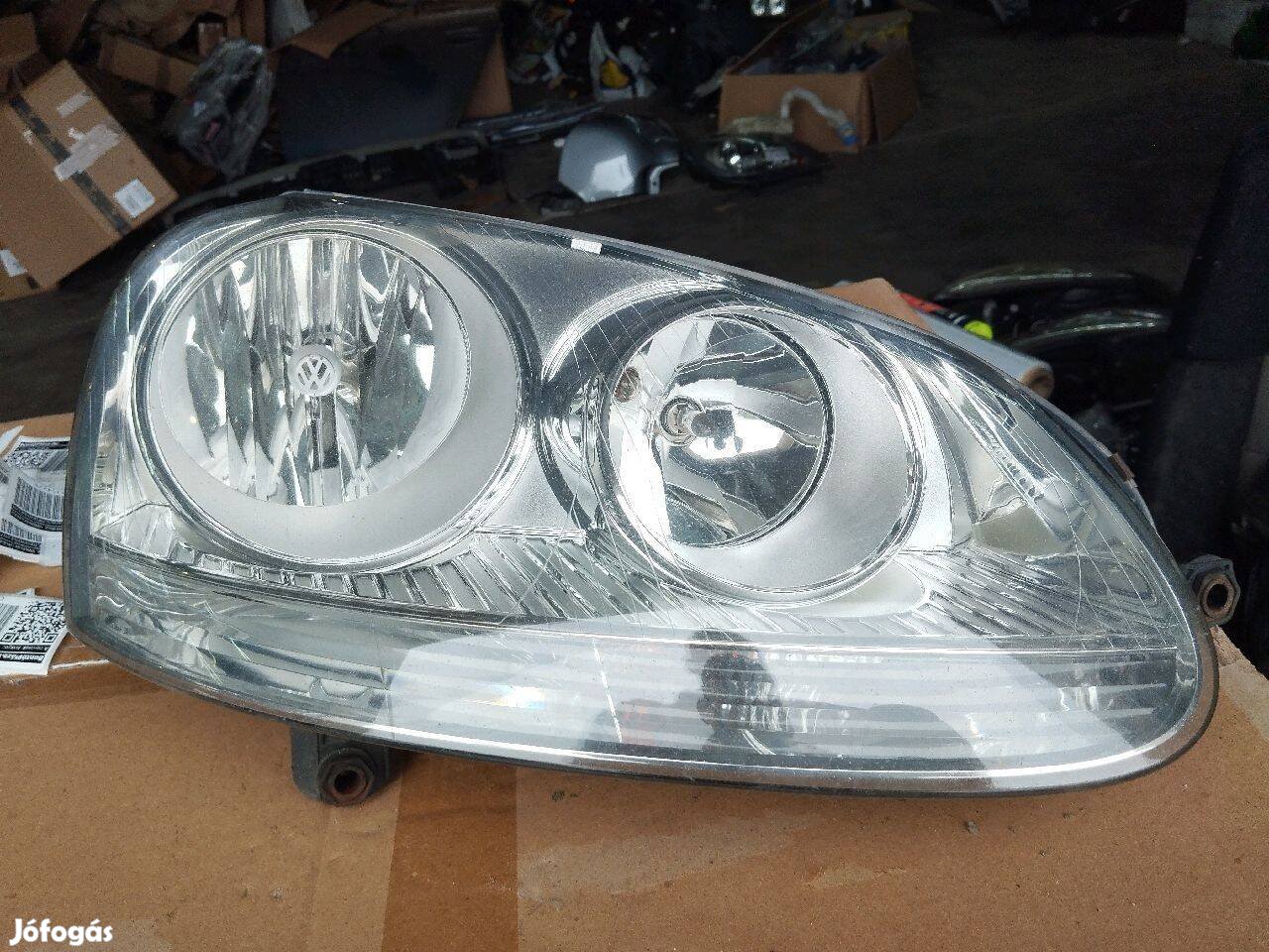 Volkswagen Golf 5 jobb első fényszóró