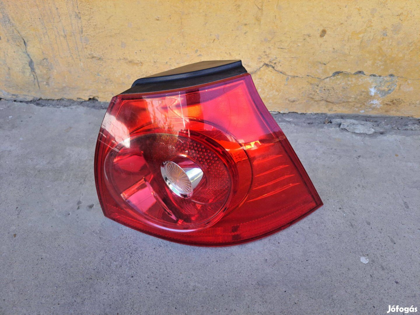 Volkswagen Golf 5 jobb oldali gyári Hátsó Lámpa szép állapotban eladó!