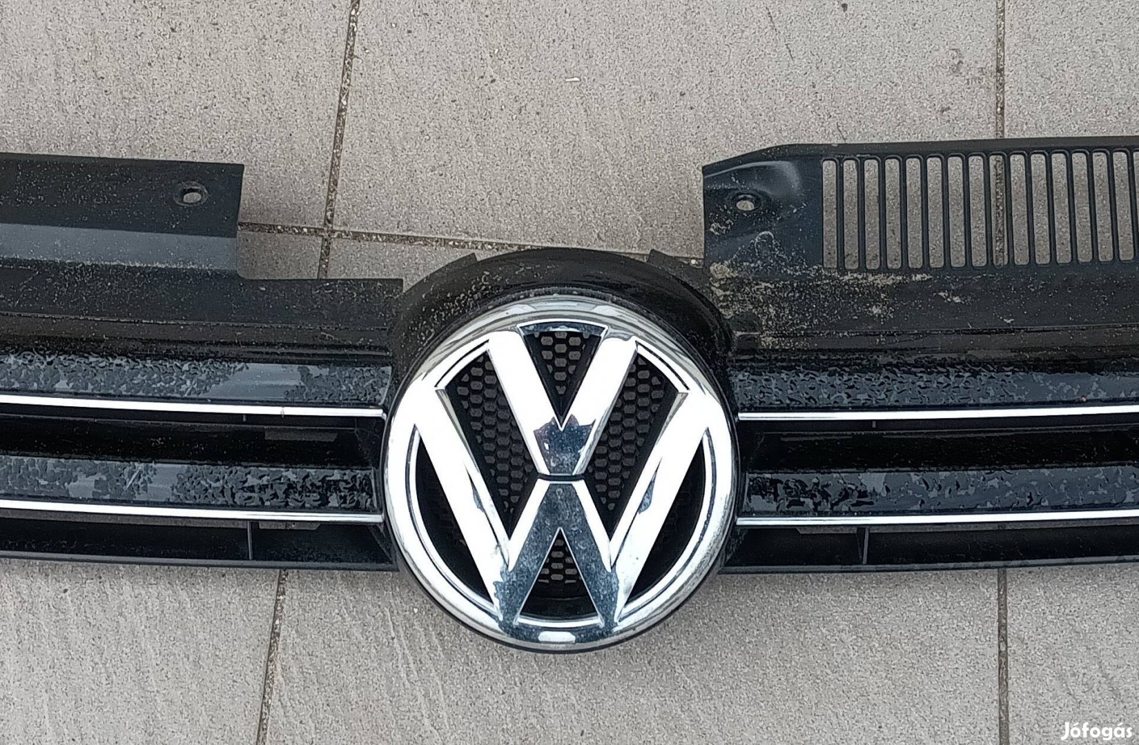 Volkswagen Golf 6  hűtődíszrács (5K0853653)