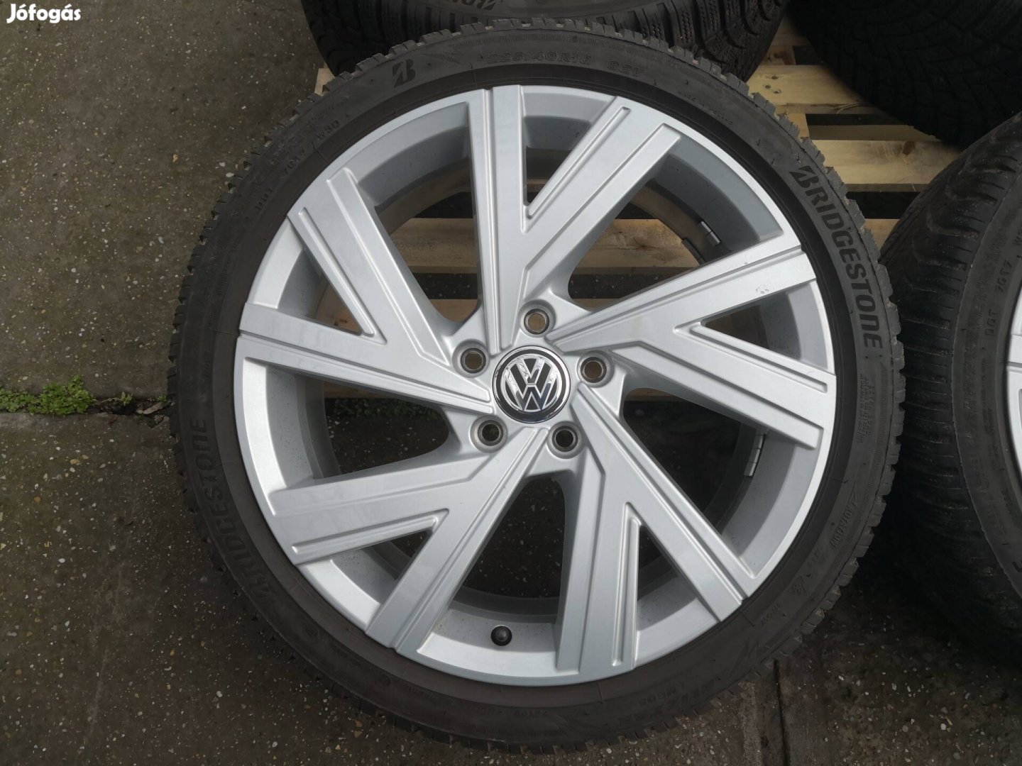Volkswagen Golf 8 "Bergamo" 18-as  télikerék 
