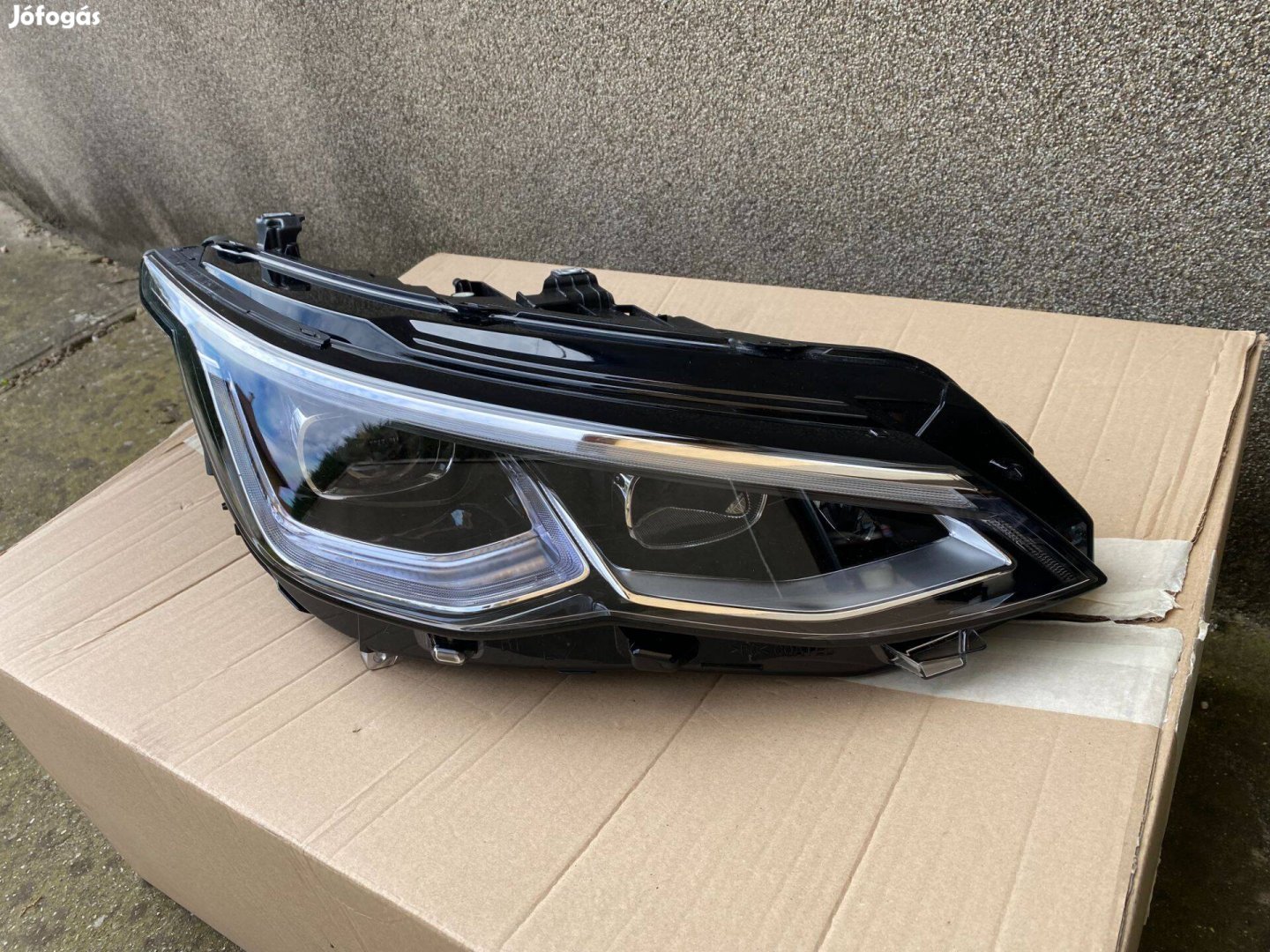 Volkswagen Golf 8 gyári,jobb oldali,Led fényszóró