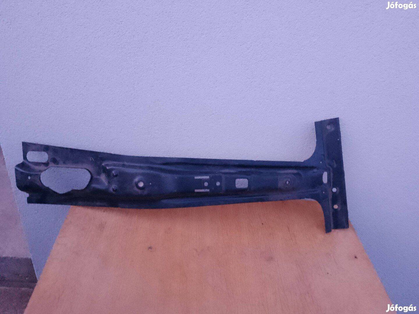 Volkswagen Golf III B oszlop összekötő váz