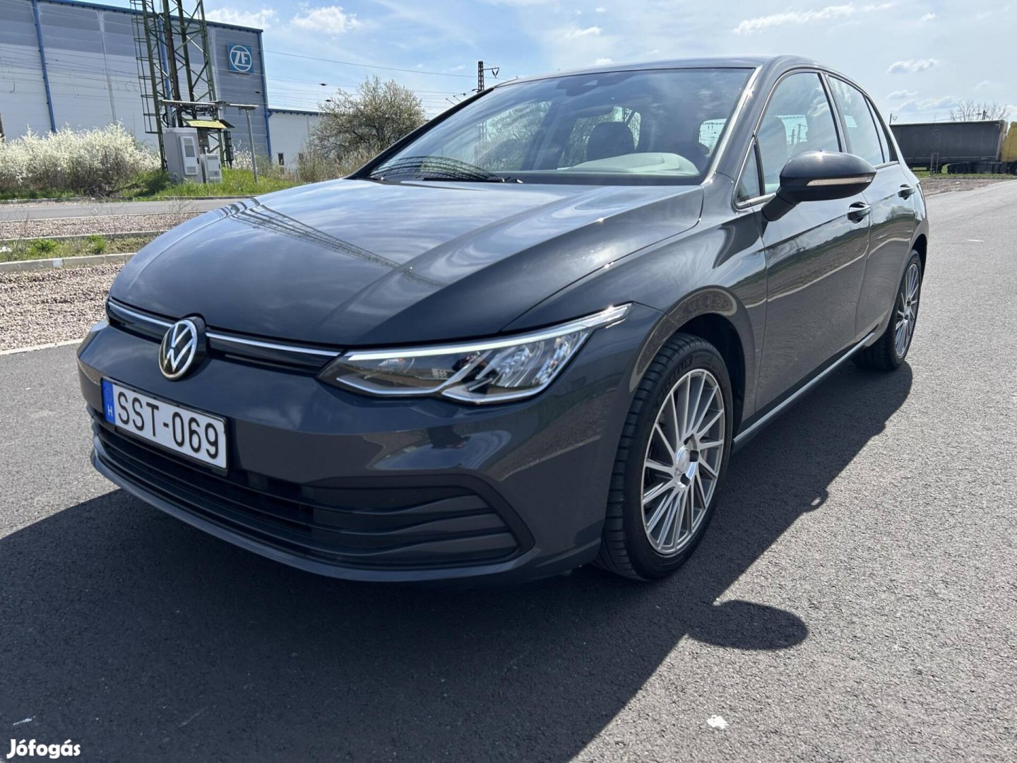 Volkswagen Golf VIII 1.5 TSI ACT Start végig ve...