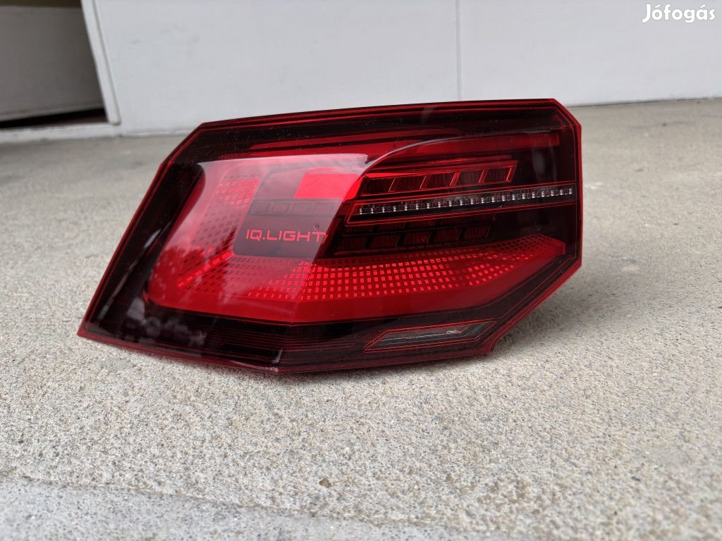 Volkswagen Golf VIII bal hátsó LED IQ Light lámpa 5H0945207A