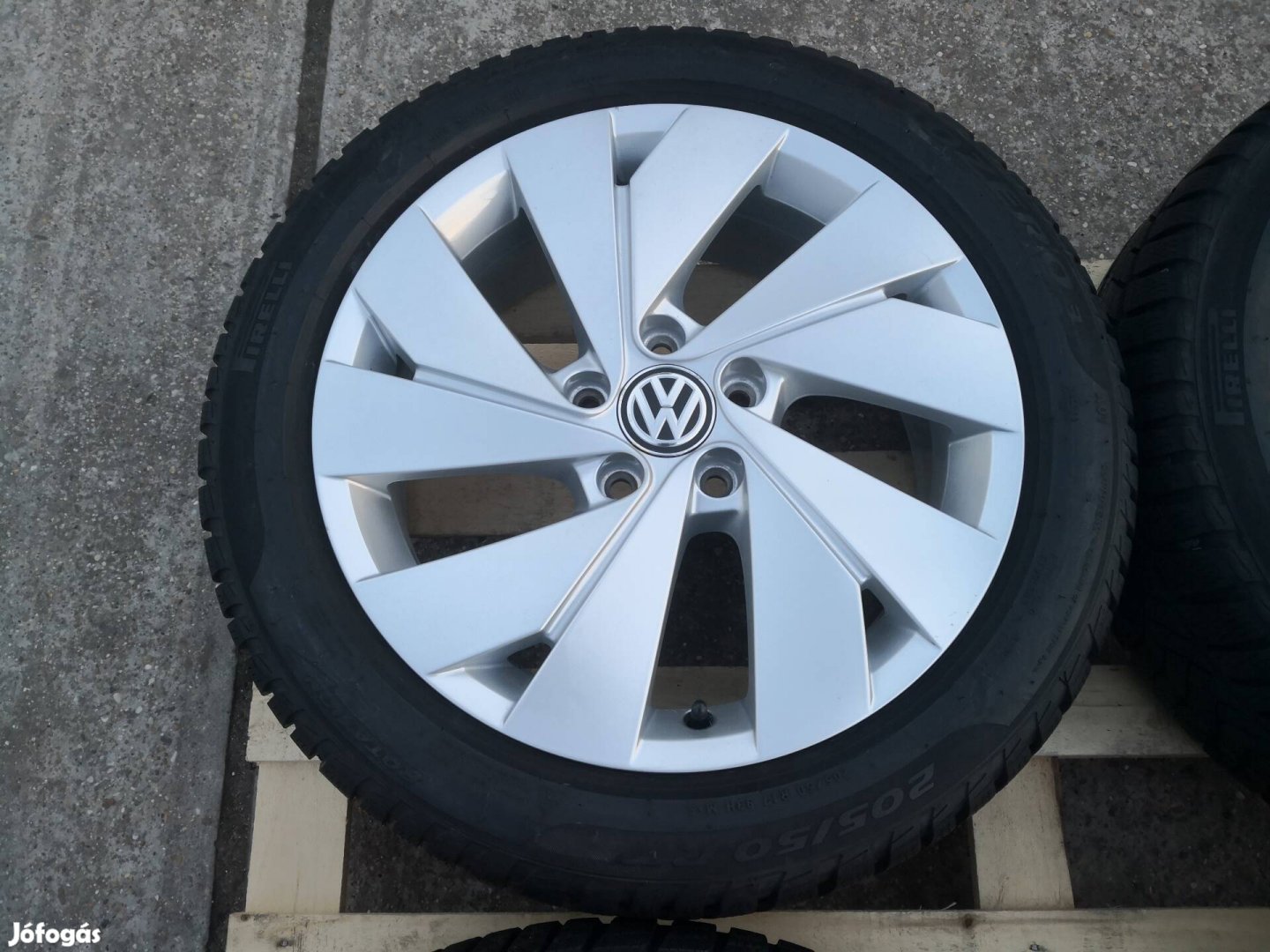 Volkswagen Golf VIII gyári 17-es " Belmont " télikerék 5x112-es