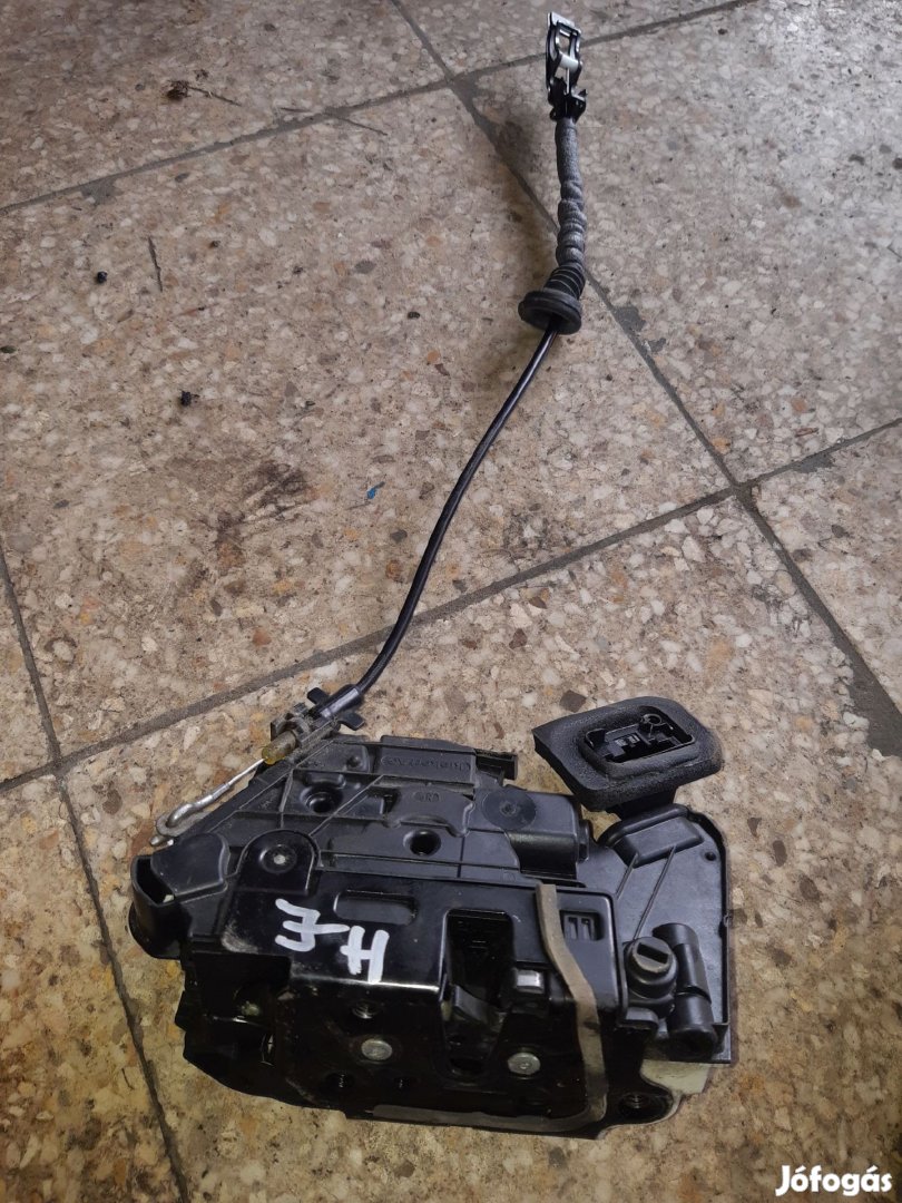 Volkswagen Golf VII Jobb Hátsó Ajtó Zárszerkezet Központizár