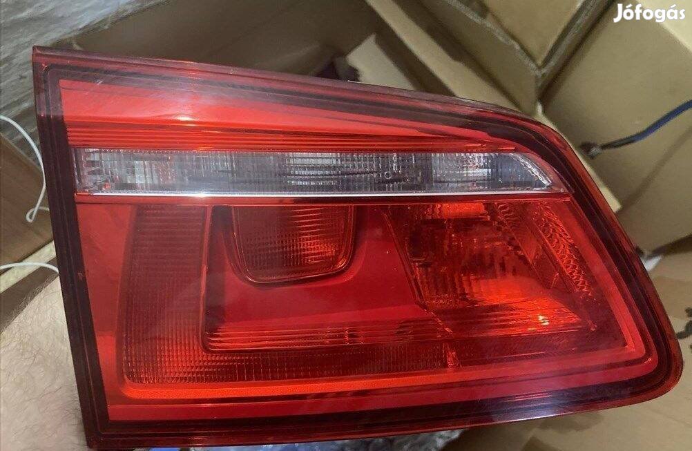 Volkswagen Golf VII Sportsvan bal hátsó belső lámpa