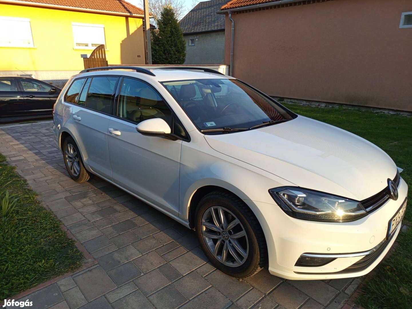 Volkswagen Golf VII Variant 2.0 TDI BMT Highline DSG Eladó