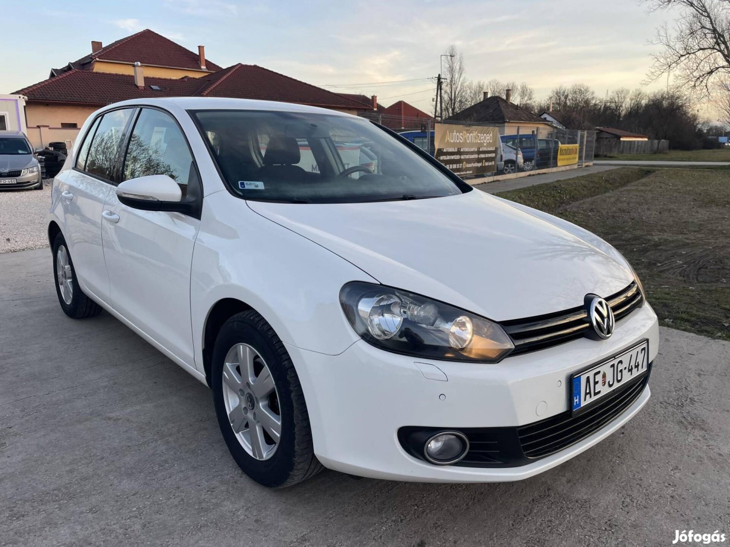 Volkswagen Golf VI 1.6 TDi Comfortline // Klíma...