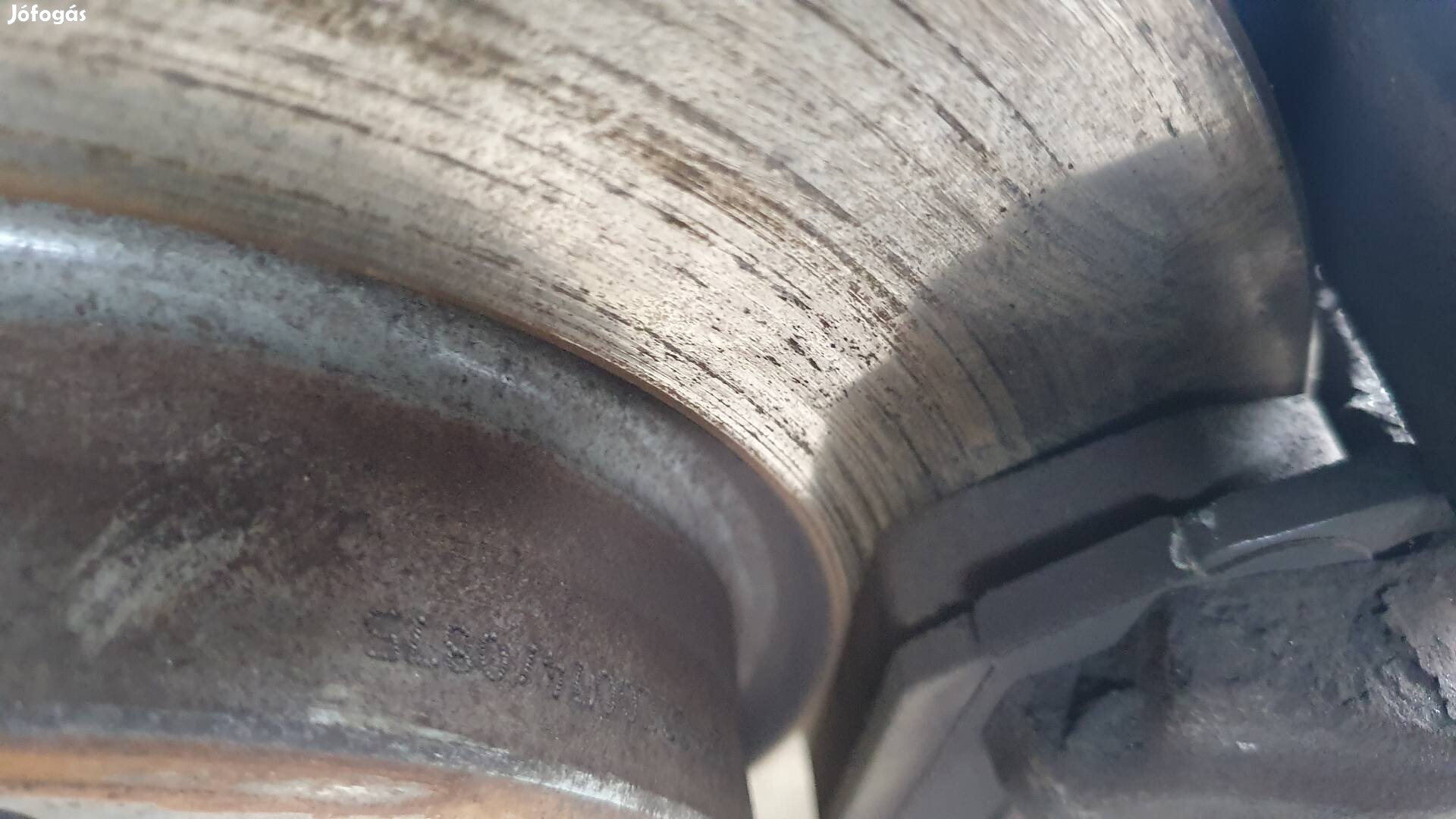 Volkswagen Golf V 1,4-es benzines féktárcsa betétekkel 