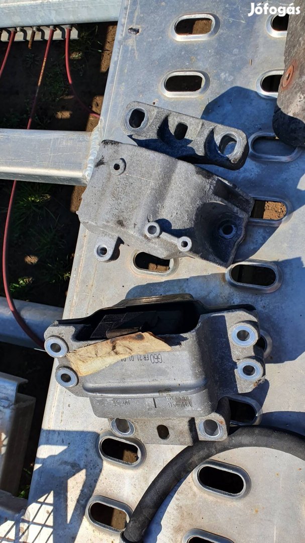 Volkswagen Golf V 1,4-es benzines motor tartó eladó 