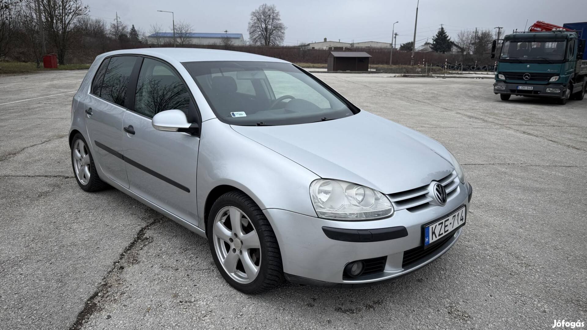 Volkswagen Golf V 1.9 PD TDI Premium Alkalmi Vé...