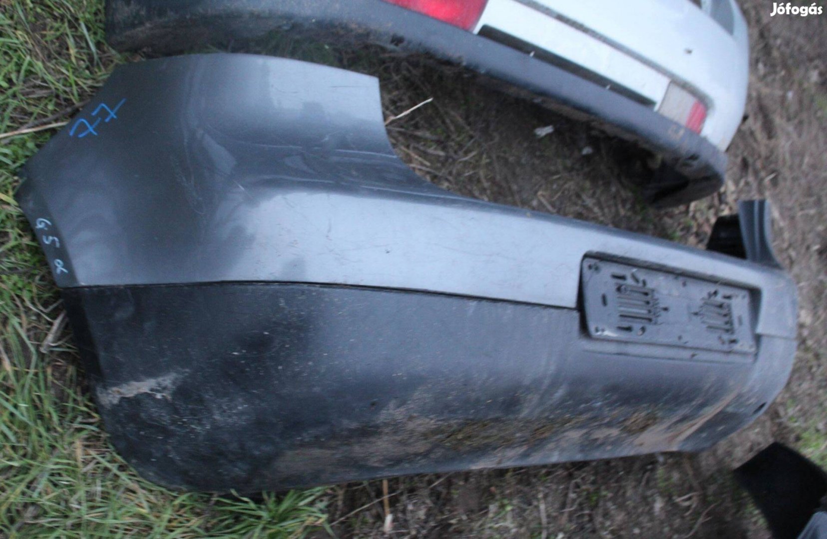 Volkswagen Golf V 2003-2013 Hátsó lökháritó. (77)