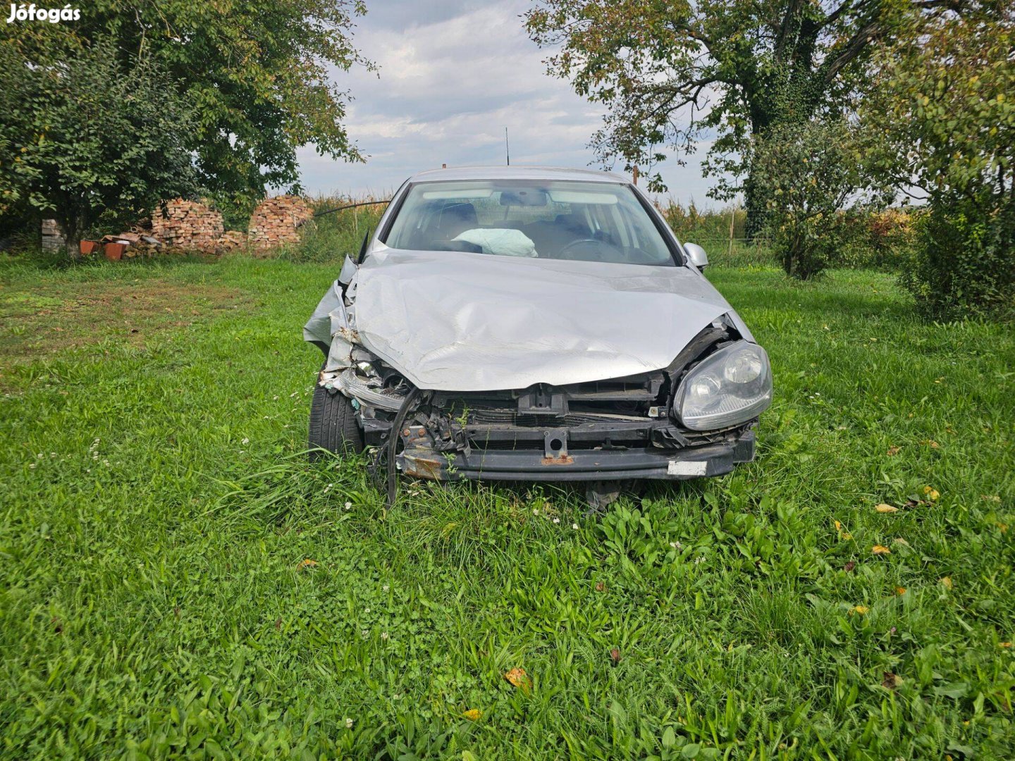 Volkswagen Golf V 2008. 1.6 benzin sérült