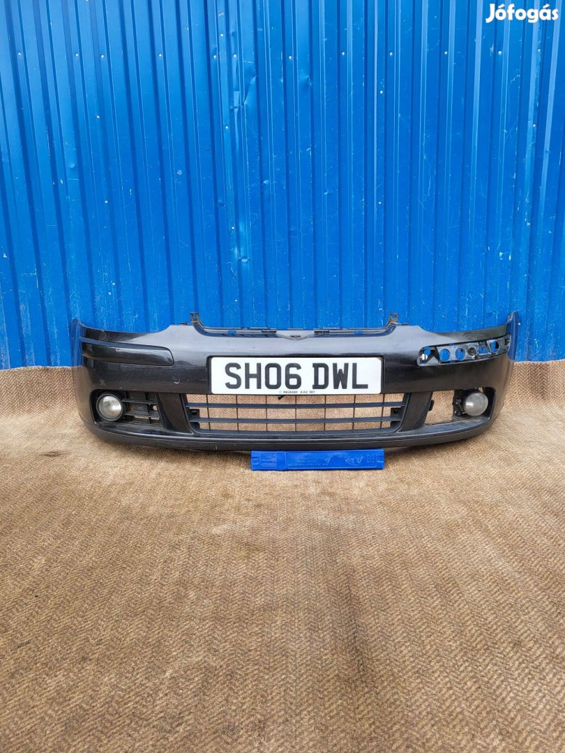Volkswagen Golf V 5 első lökhárító gyári 1K0807221 fekete