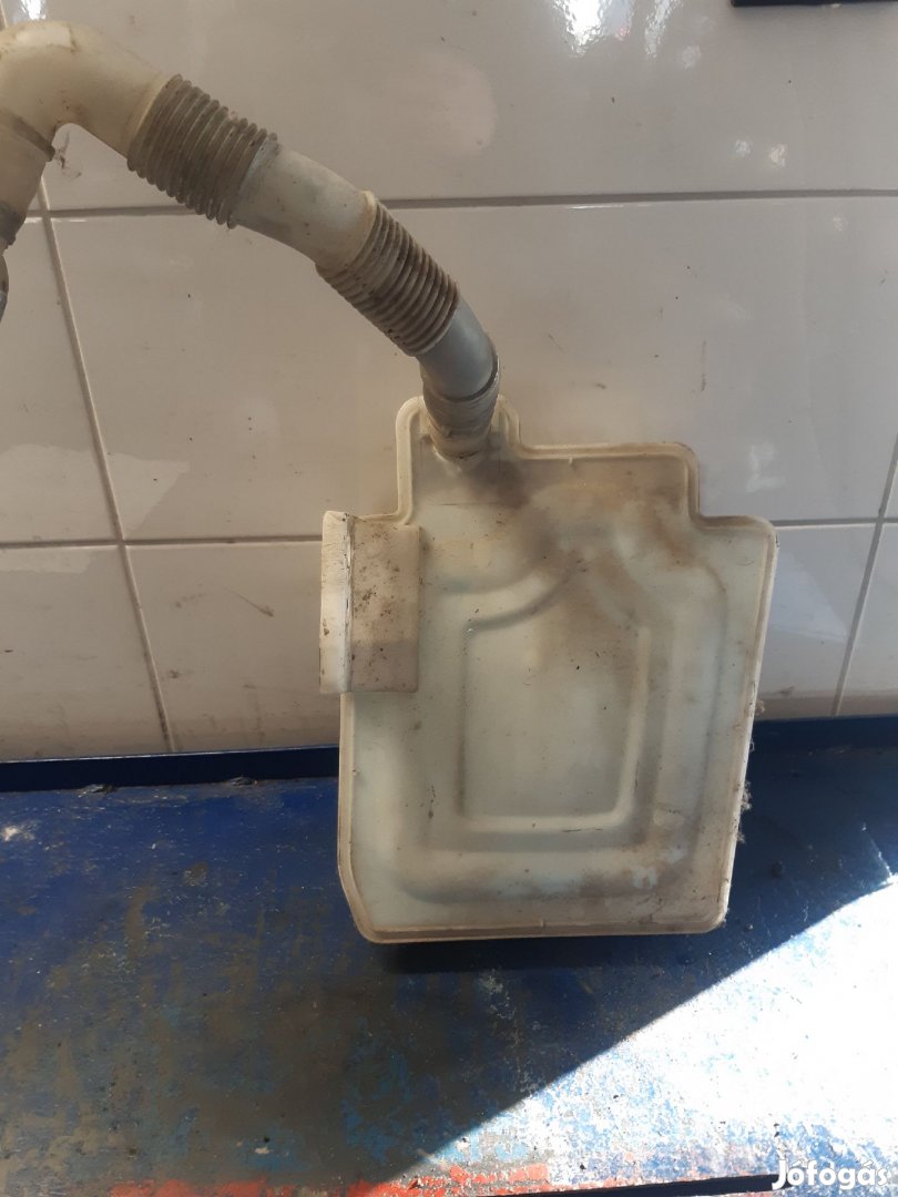 Volkswagen Golf V Ablakmosó Tartály Ablakmosó Szivattyú