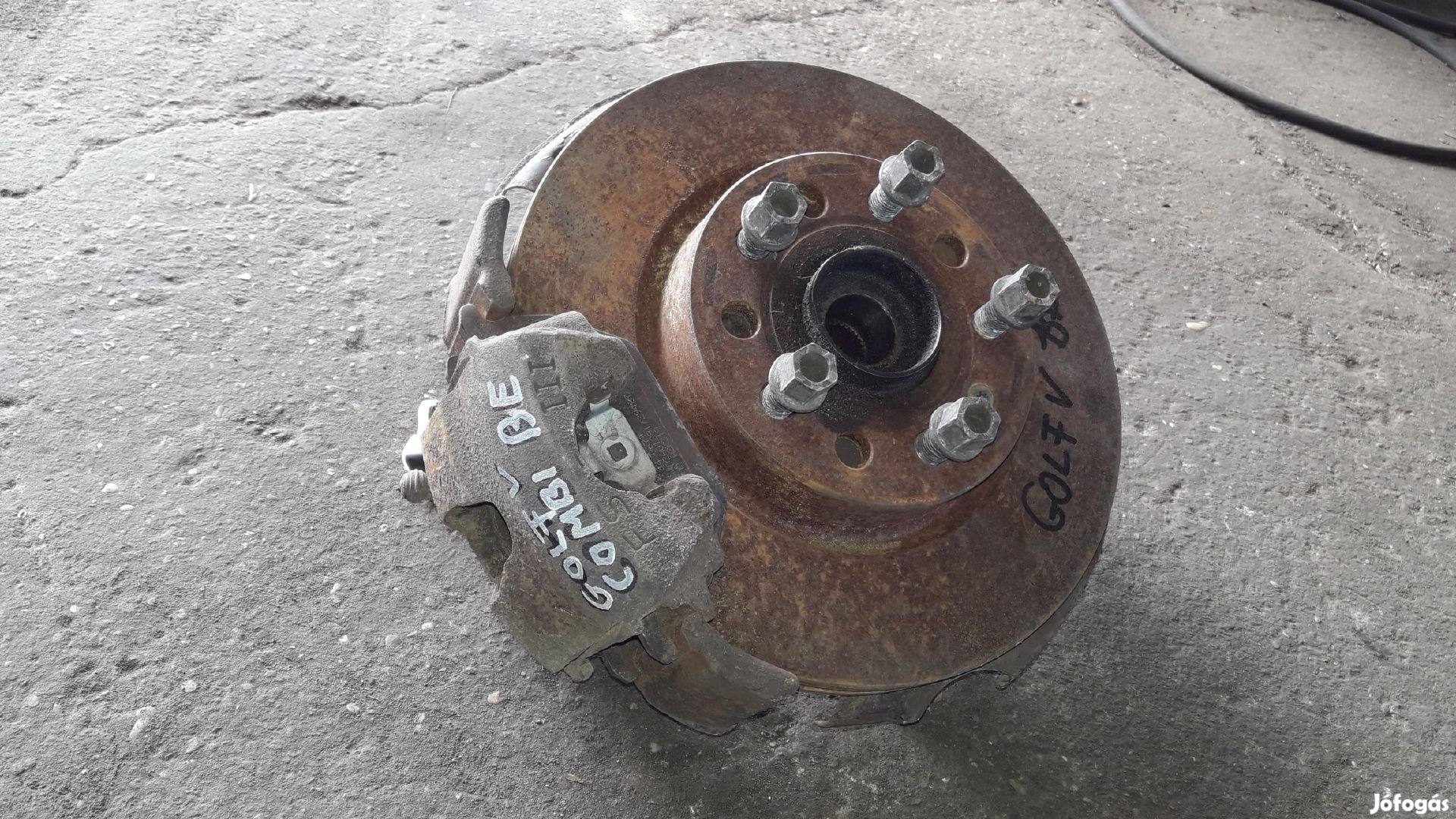 Volkswagen Golf V Bal Első Csonkállvány Kerékaggyal