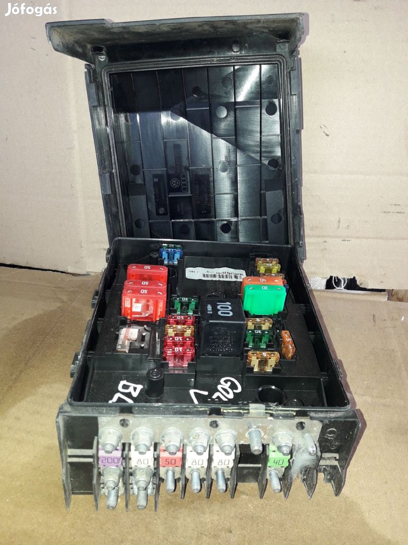 Volkswagen Golf V Biztosítéktábla Relé Tábla