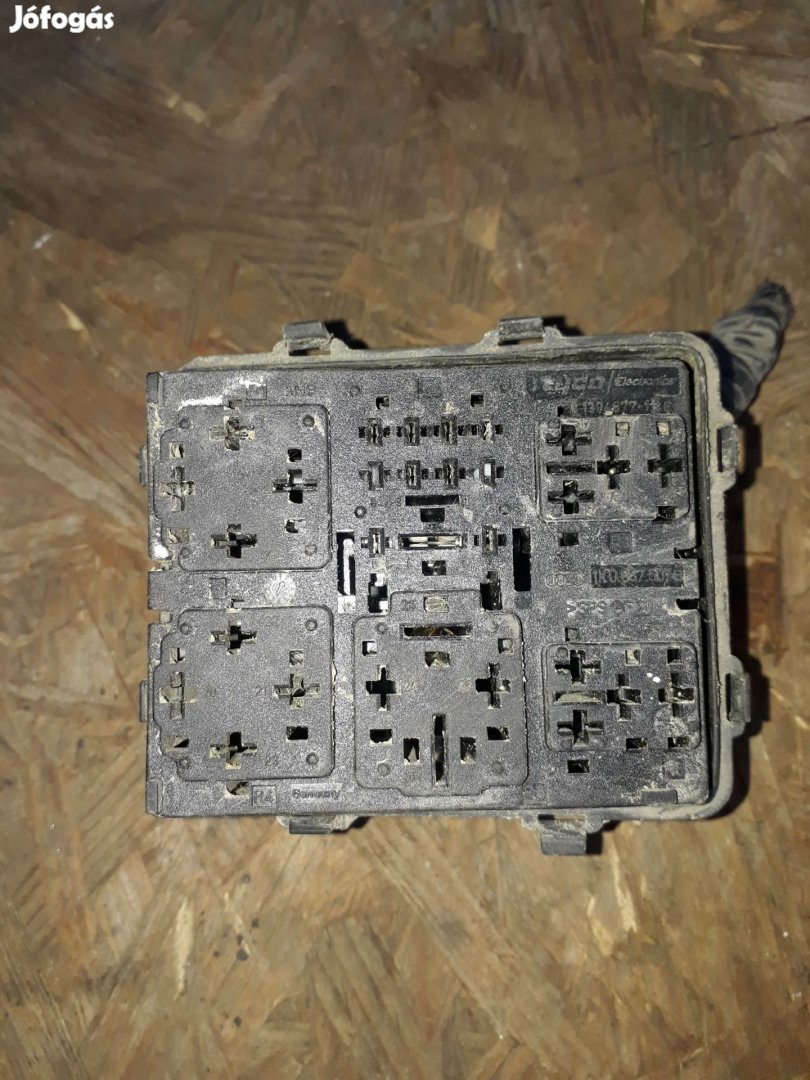 Volkswagen Golf V Biztosítéktábla Relé Tábla