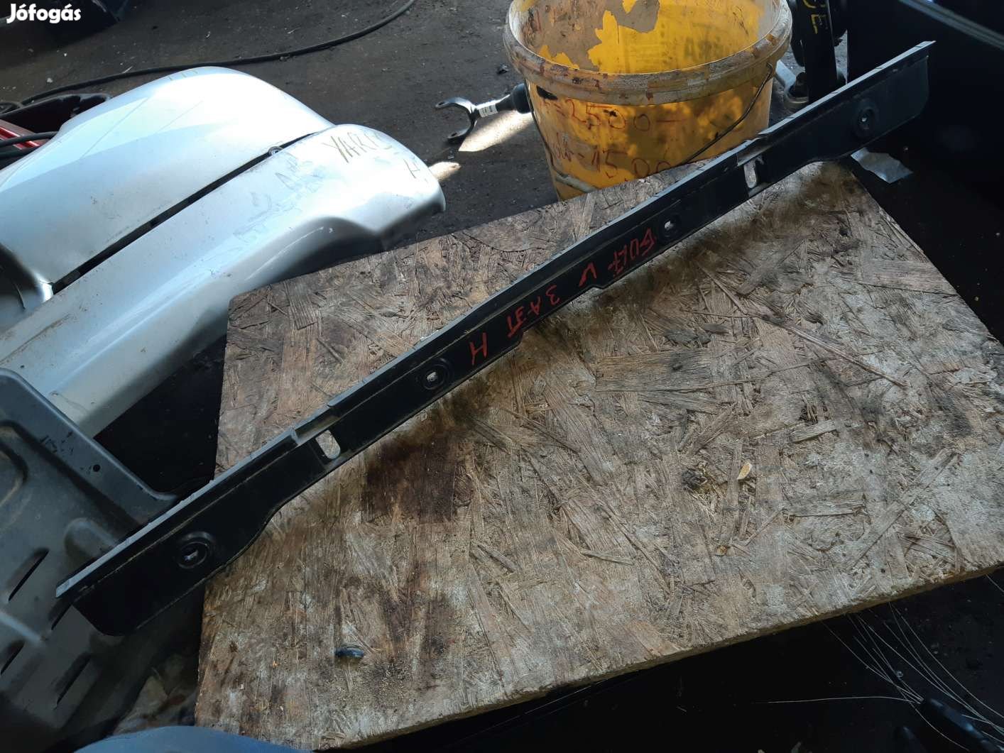 Volkswagen Golf V Hátsó Lökhárító Tartó