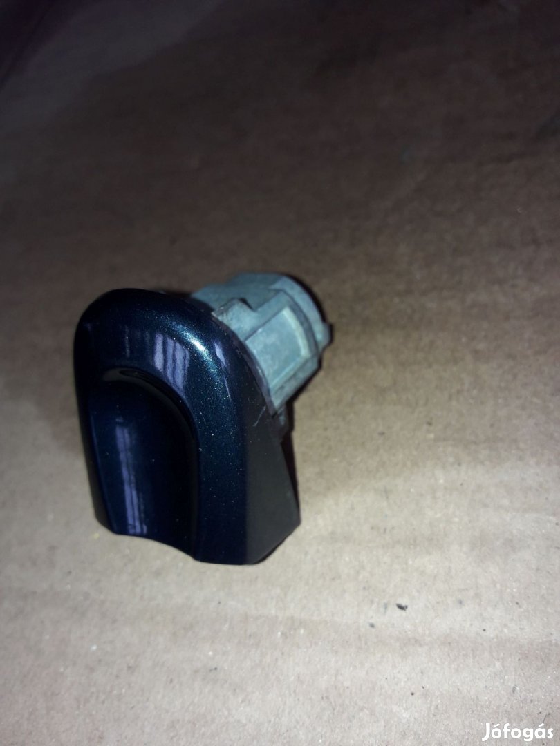 Volkswagen Golf V Jobb Ajtó Zárbetét Takaró