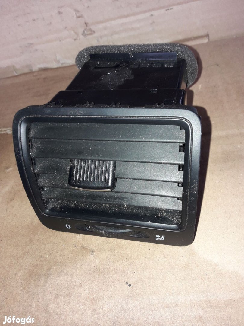 Volkswagen Golf V Jobb Első Szellőző