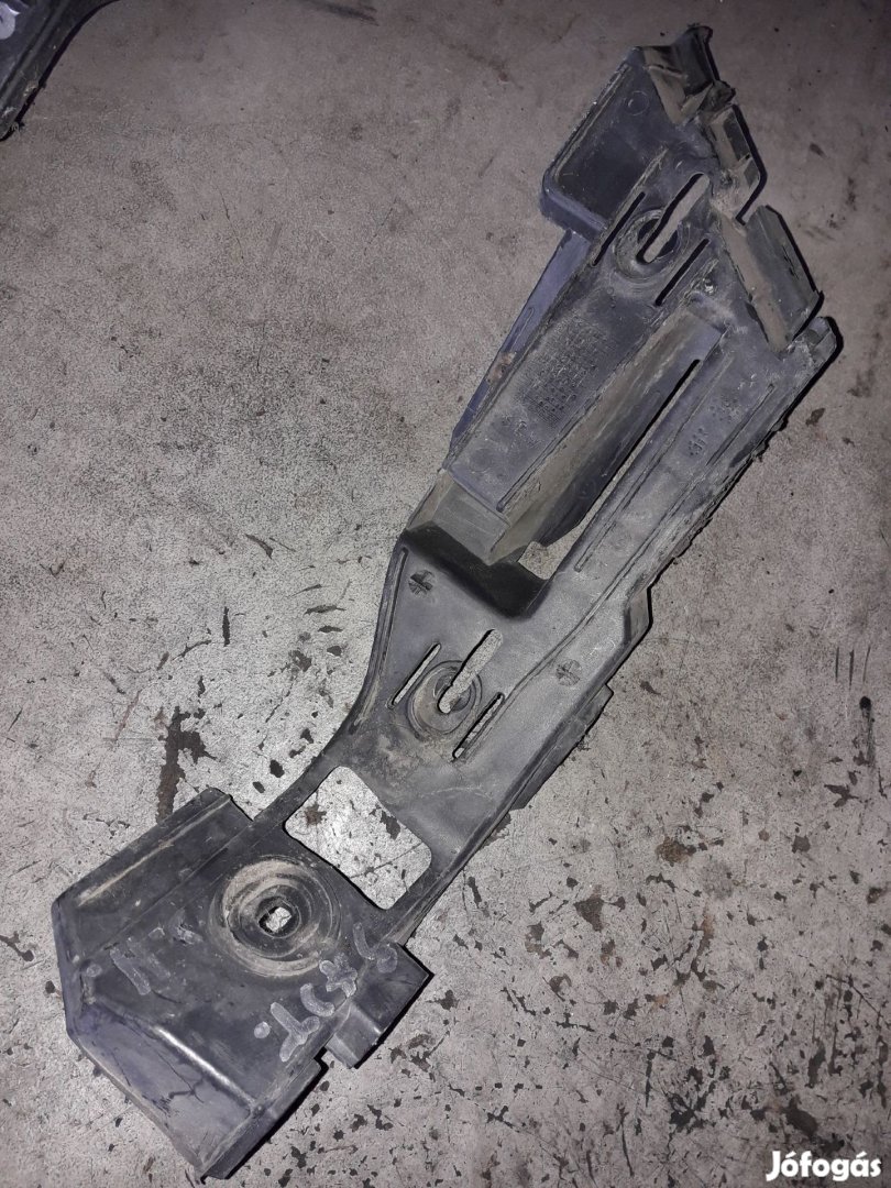 Volkswagen Golf V Jobb Hátsó Lökhárító Tartó