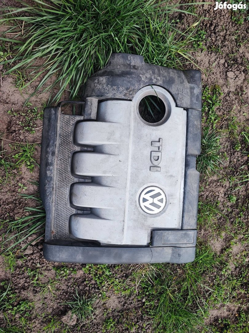 Volkswagen Golf V (V Plus ) BLS motor burkolat kis hibás 