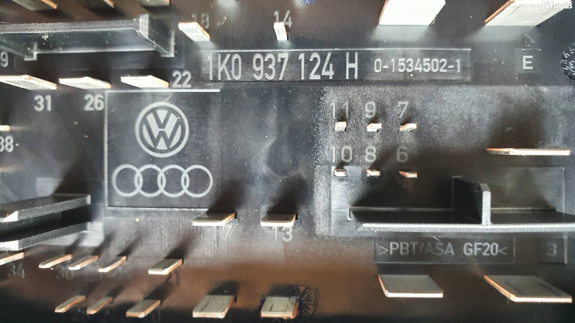 Volkswagen Golf V biztosíték tábla eladó 